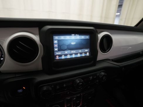 Used 2021 Jeep Wrangler Unlimited Islander image 6