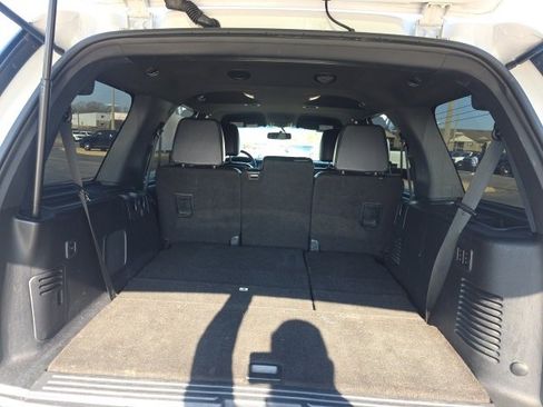 Used 2015 Ford Expedition XLT w/ Equipment Group 202A image 11