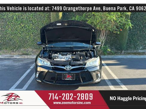 Used 2017 Toyota Camry SE w/ Moonroof Package image 14