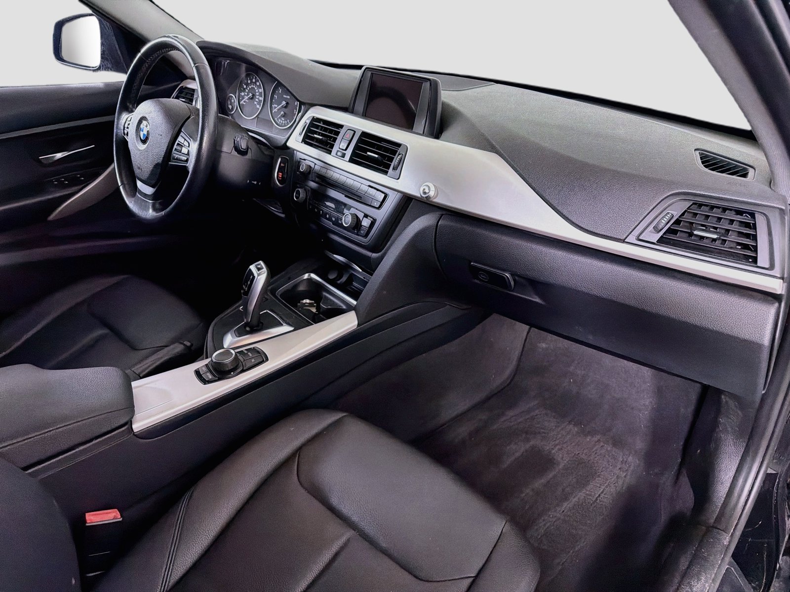 Used 2014 BMW 320i Sedan RWD image 29