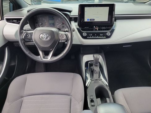 Used 2023 Toyota Corolla SE w/ SE Premium Package FWD image 4
