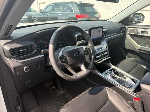 Used 2022 Ford Explorer XLT AWD/4WD image 21