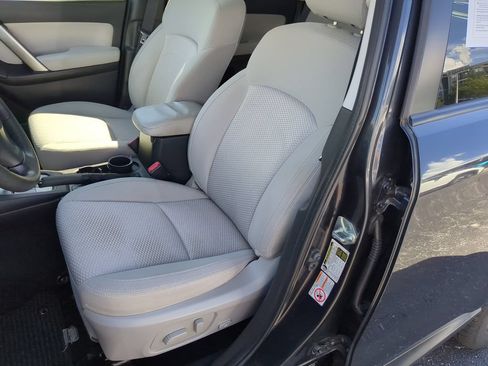 Used 2015 Subaru Forester 2.5i Premium AWD/4WD image 17
