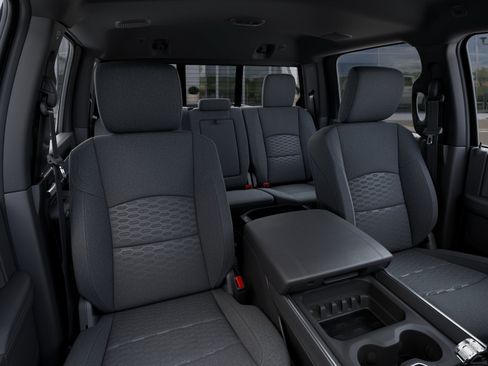 New 2025 RAM 2500 Big Horn AWD/4WD image 31