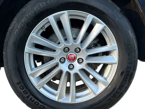 Used 2019 Jaguar F-PACE Prestige image 47