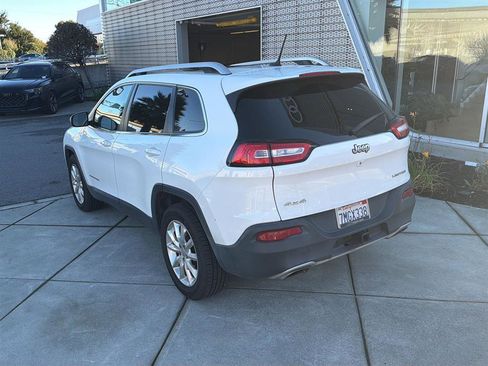 Used 2015 Jeep Cherokee Limited w/ Luxury Group image 8