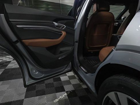 Used 2022 Audi e-tron Premium Plus image 37