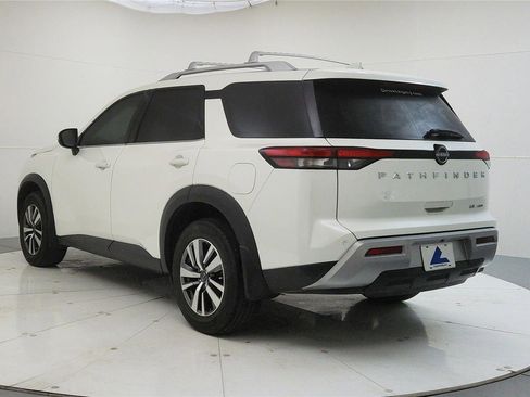 Used 2023 Nissan Pathfinder SL image 6