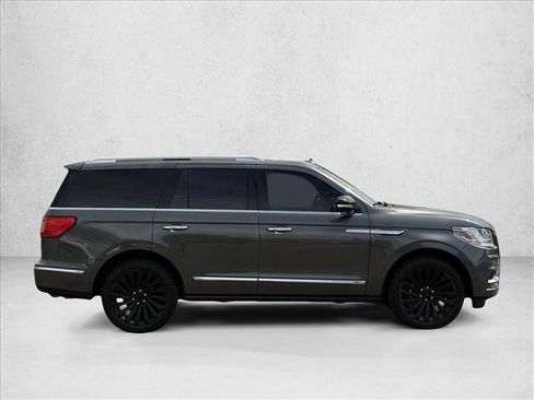 Used 2018 Lincoln Navigator Reserve w/ Technology Package AWD/4WD image 4