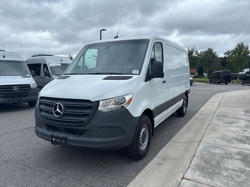 Used 2023 Mercedes-Benz Sprinter 144 Cargo image 7