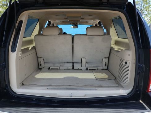 Used 2007 Cadillac Escalade ESV AWD w/ Information Package image 17
