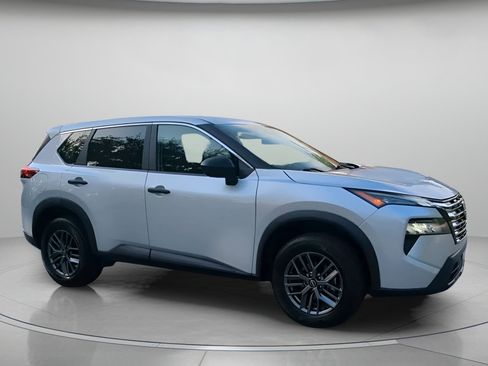 Used 2024 Nissan Rogue S FWD image 35