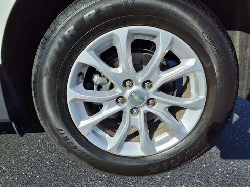Used 2021 Chevrolet Equinox LT FWD image 36
