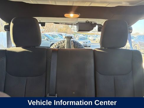 Used 2017 Jeep Wrangler Unlimited Sahara w/ Connectivity Group image 17