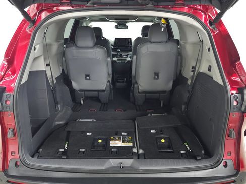 Used 2022 Toyota Sienna XLE w/ XLE Plus Package AWD/4WD image 9