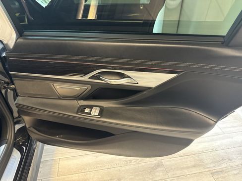 Used 2016 BMW 750i xDrive AWD/4WD image 27