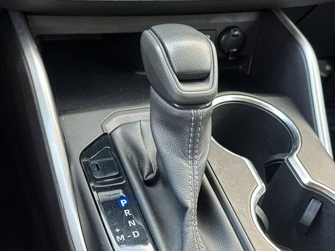 Certified 2022 Toyota Highlander L image 26