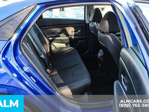 Used 2024 Hyundai Elantra SEL image 19
