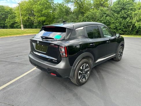 Used 2026 Nissan Kicks SV w/ SV Premium Package AWD/4WD image 3