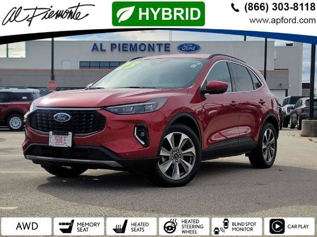 Certified 2023 Ford Escape Platinum AWD/4WD image 1