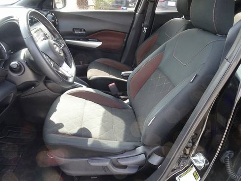 Used 2019 Nissan Kicks SR image 7