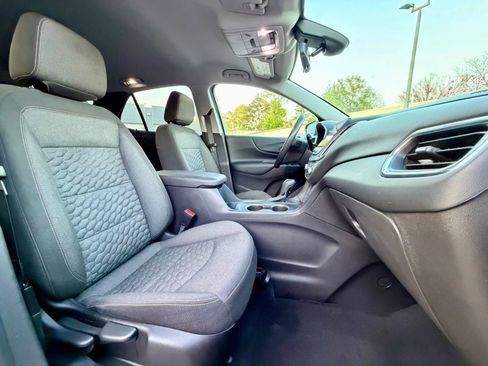 Used 2020 Chevrolet Equinox LT image 23