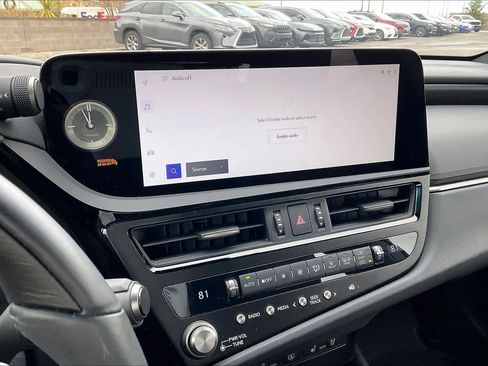 Used 2025 Lexus ES 350 w/ Luxury Package image 6