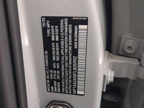 Certified 2026 Porsche Macan AWD/4WD image 21