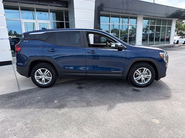 Used 2022 GMC Terrain SLE FWD image 10