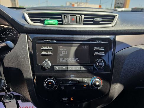 Used 2016 Nissan Rogue S AWD/4WD image 17