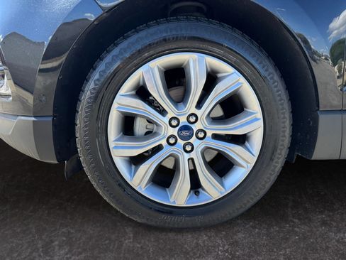 Used 2019 Ford Edge Titanium w/ Equipment Group 301A image 9