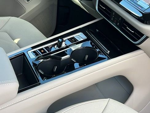 New 2026 Volkswagen Atlas SE image 10