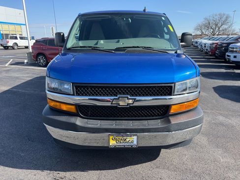 Used 2018 Chevrolet Express 2500 w/ Driver Convenience Package image 8
