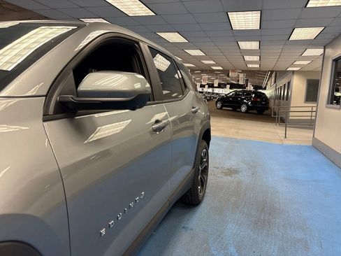 New 2026 Chevrolet Equinox LT w/ Convenience Package II FWD image 16