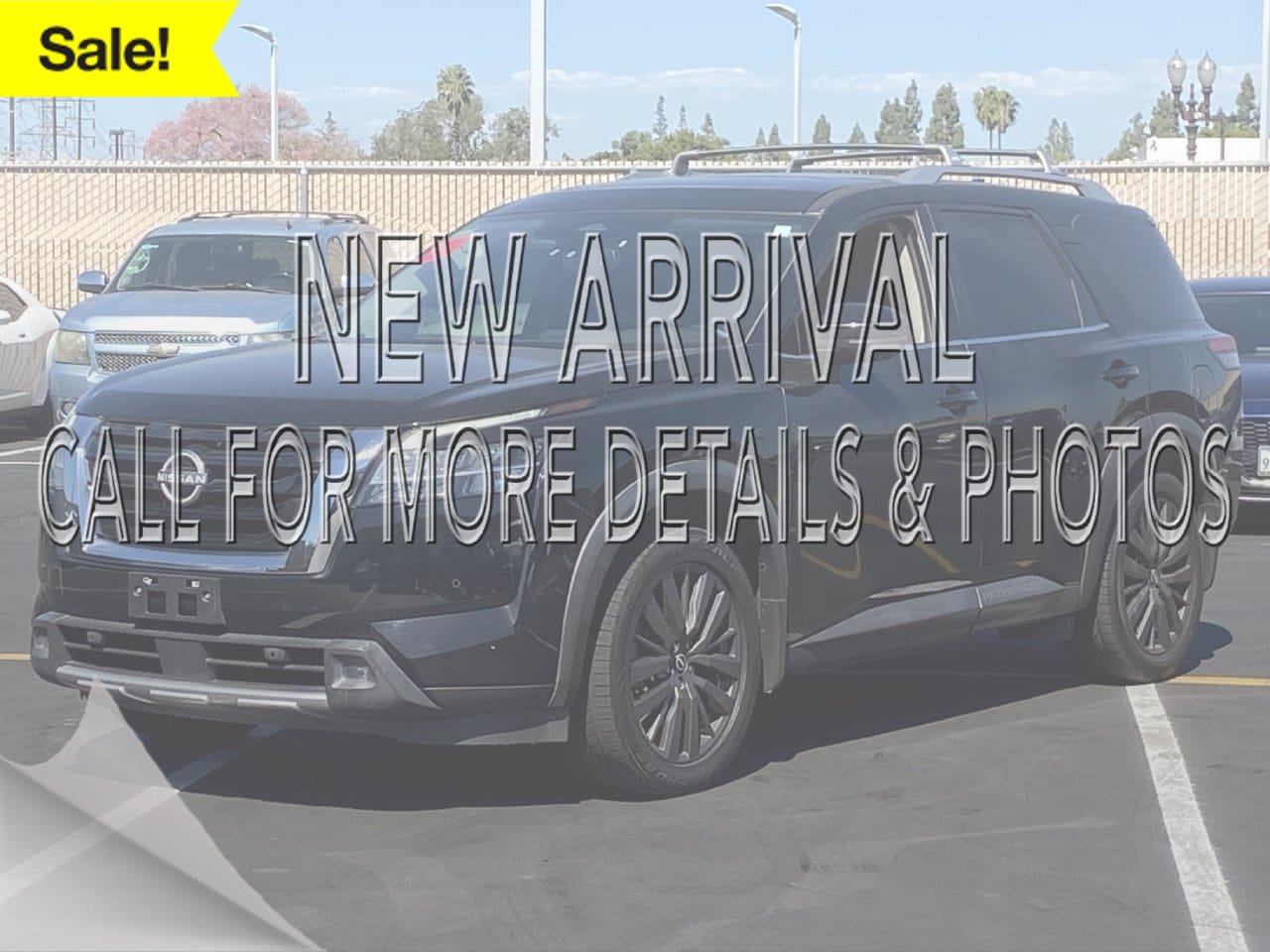 Used 2022 Nissan Pathfinder SL w/ SL Premium Package FWD image 1