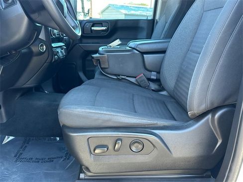 Used 2024 Chevrolet Silverado 2500 Custom w/ Custom Convenience Package image 9