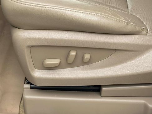 Used 2018 Chevrolet Tahoe Premier RWD image 16