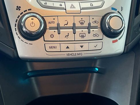 Used 2010 Chevrolet Equinox LT image 18