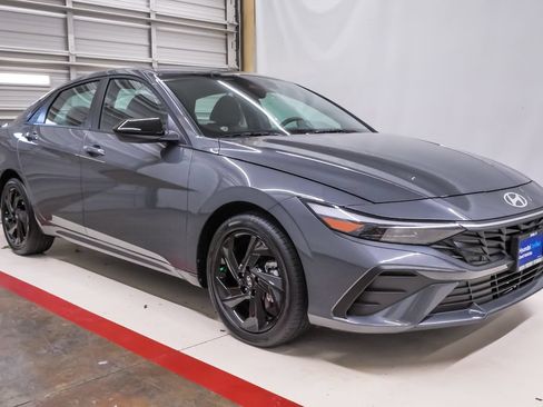 Certified 2026 Hyundai Elantra Sport FWD image 5