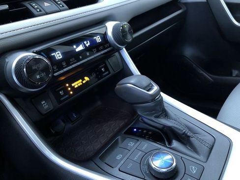 Certified 2022 Toyota RAV4 Limited image 29