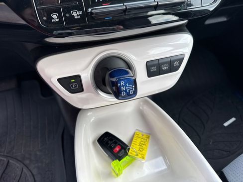 Used 2019 Toyota Prius Prime Plus image 29