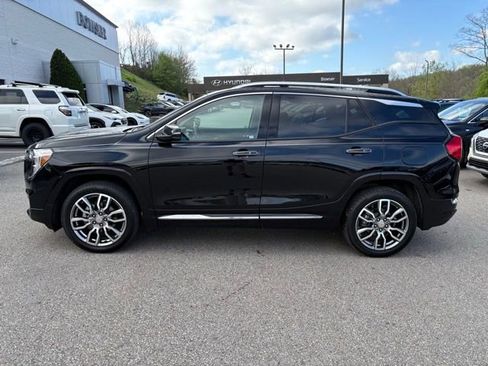 Used 2022 GMC Terrain Denali image 2