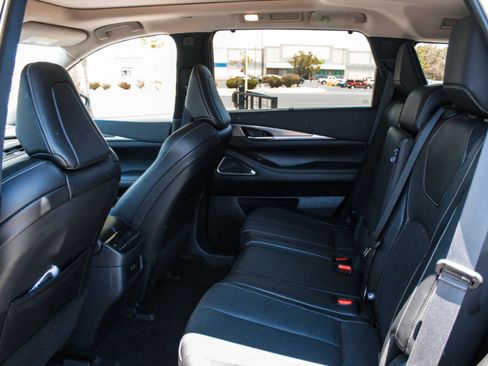 Used 2025 INFINITI QX60 Luxe AWD/4WD image 25