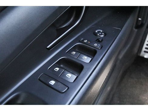 Used 2025 Hyundai Elantra SEL FWD image 20