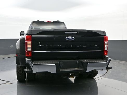Used 2022 Ford F350 XLT w/ XLT Premium Package image 8