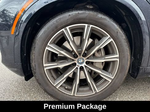 Used 2025 BMW X5 xDrive50e w/ M Sport Package AWD/4WD image 11