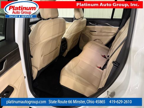 Used 2023 Jeep Grand Cherokee Limited AWD/4WD image 27