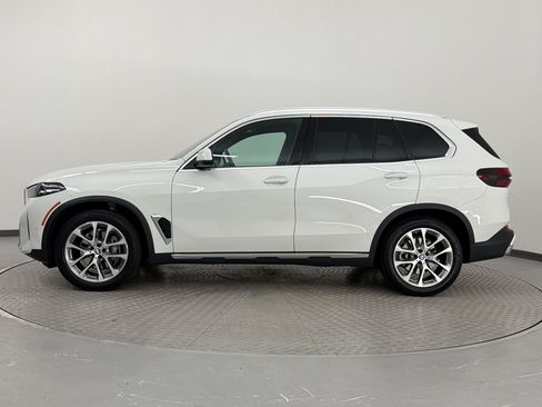 Used 2024 BMW X5 sDrive40i w/ Parking Assistance Package RWD image 2