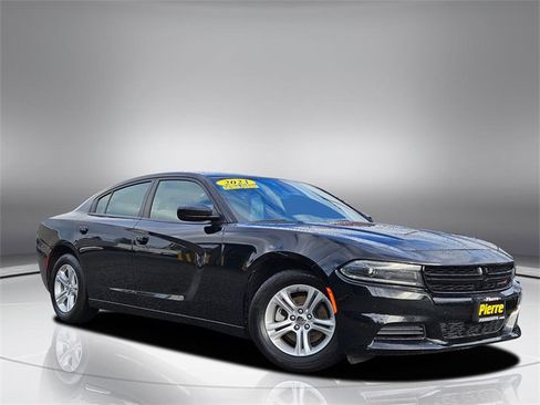 Used 2023 Dodge Charger SXT image 2