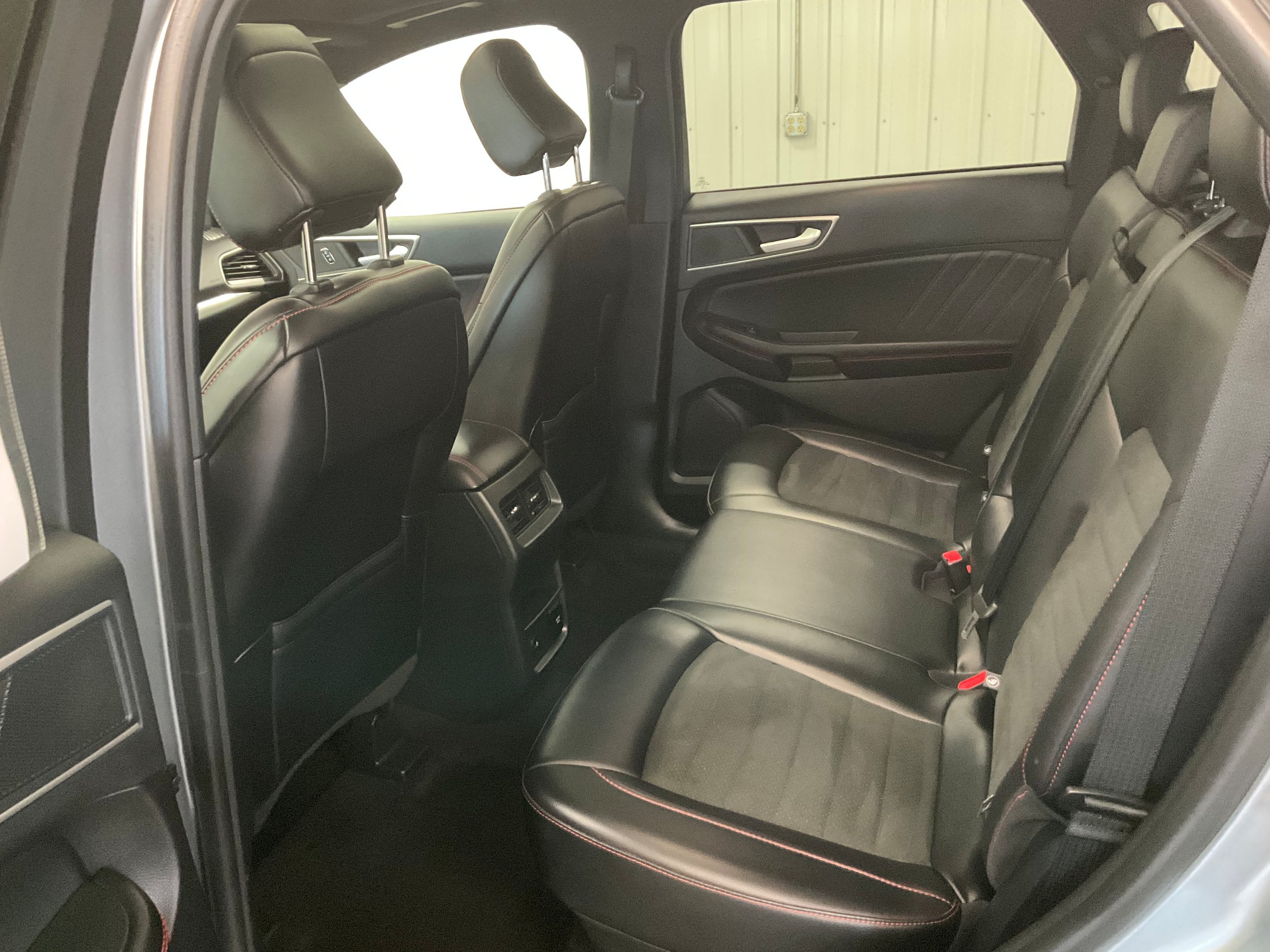 Used 2024 Ford Edge ST-Line w/ Class II Trailer Tow Package AWD/4WD image 21